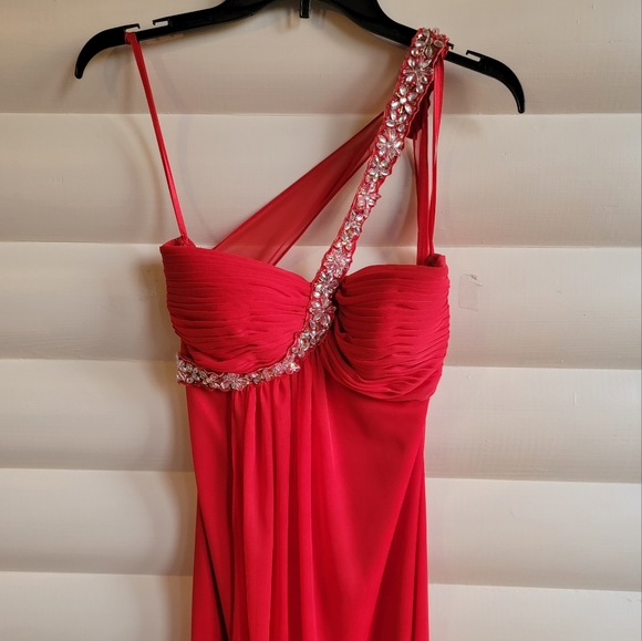 Formal Open Back Dress w/Sequined Shoulder Strap - Picture 11 of 12